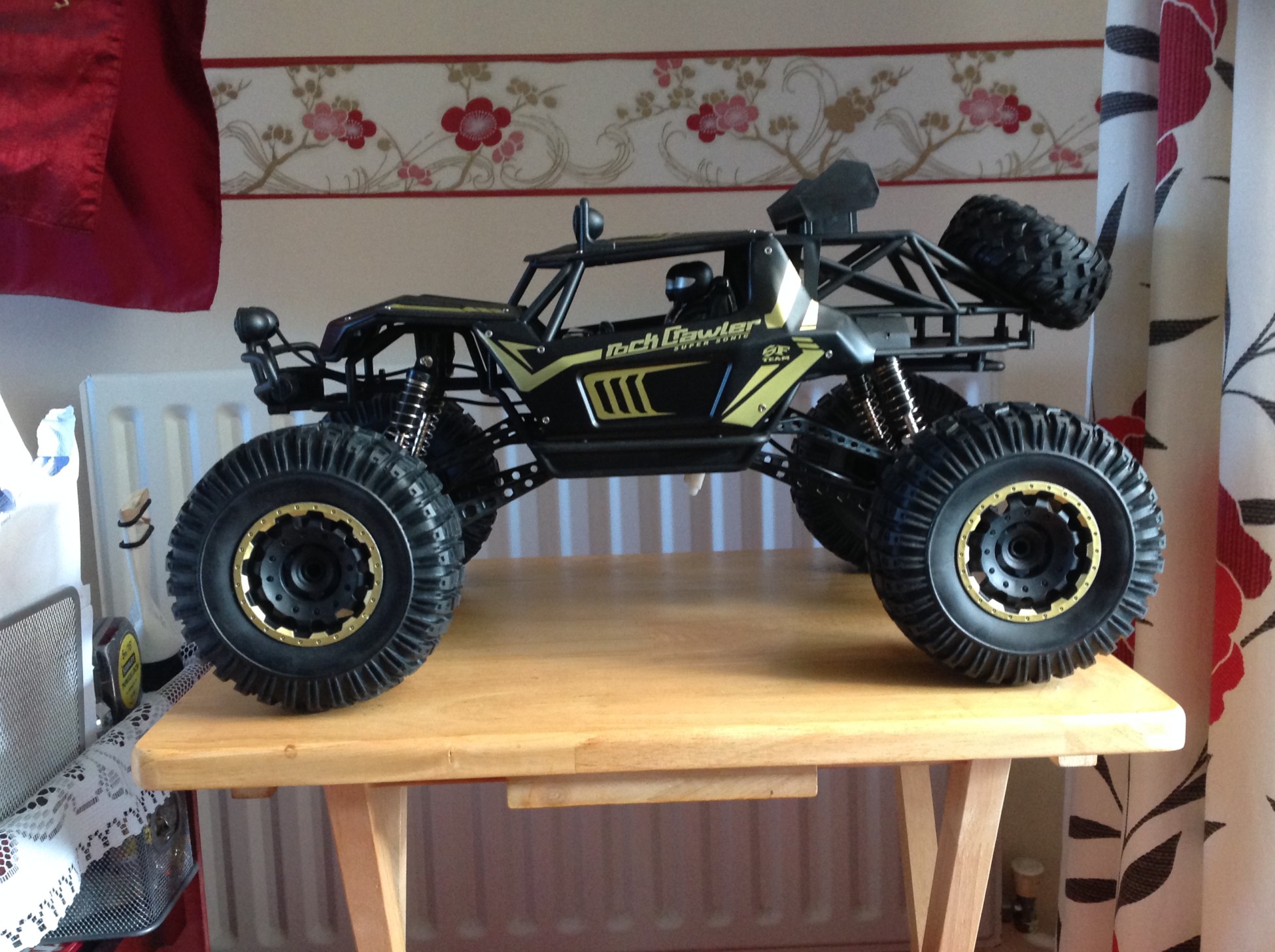 1:8th Toy Rock Crawler Conversion.